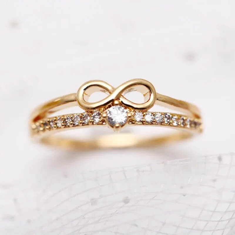 Anel Feminino Infinito Cravejado com Zircônia