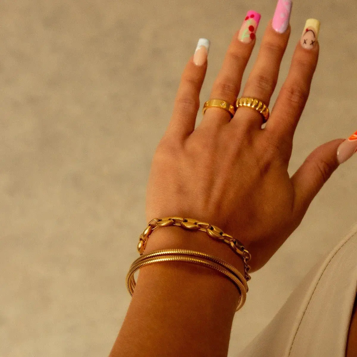 Bracelete Espiral Tríplice Banhado em Ouro 18k
