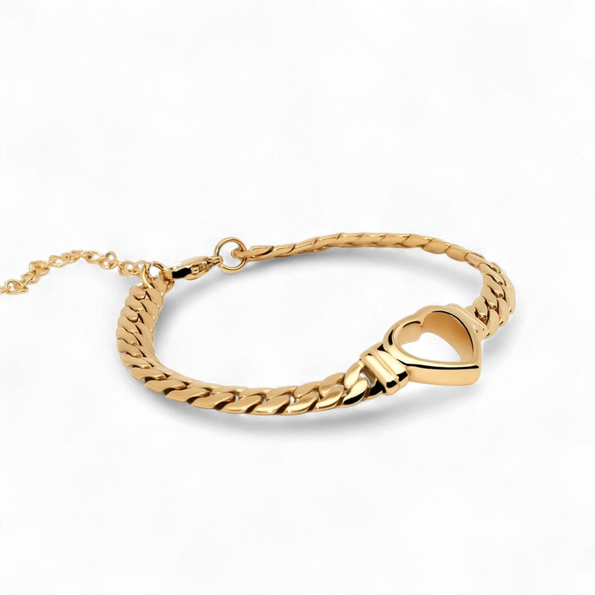 Pulseira_Coracao_Minimalista_Banhado_em_Ouro_18k_3.png
