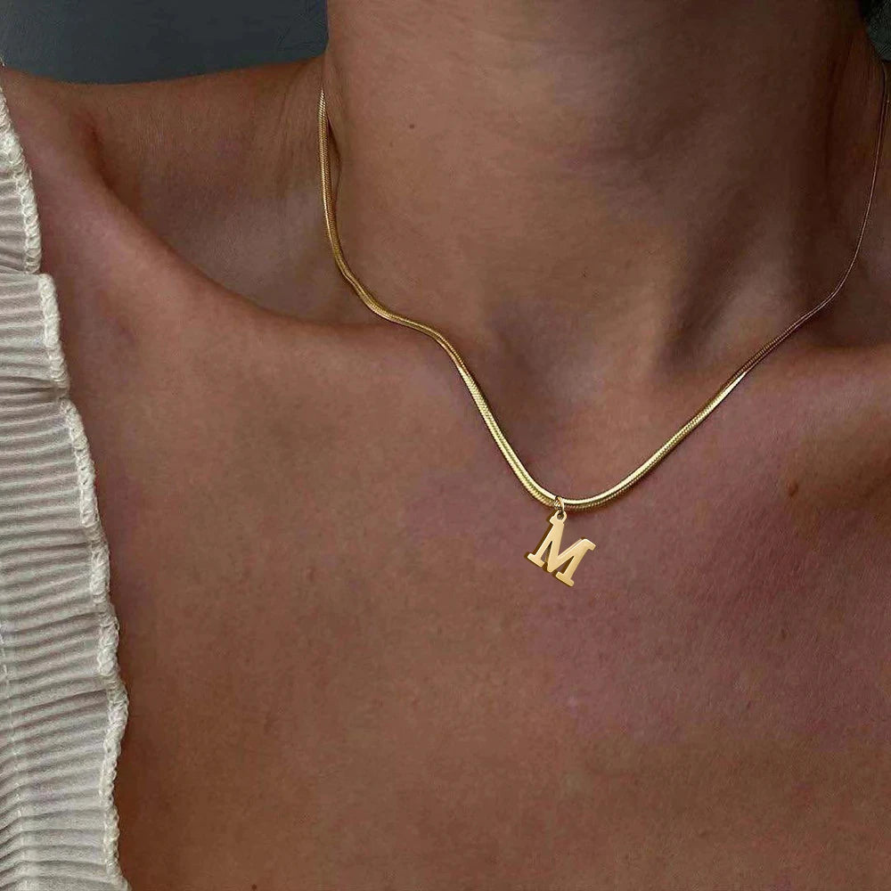 Colar com Inicial Banhado em Ouro 18k